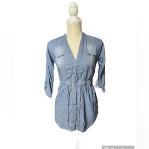 Lightweight‎ cute longer style top.